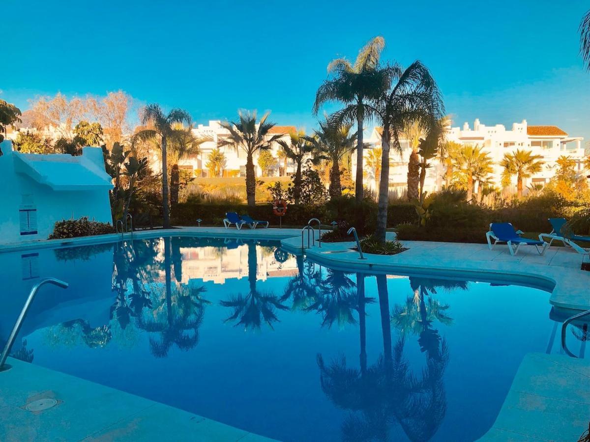 Alcazaba Lagoon, *