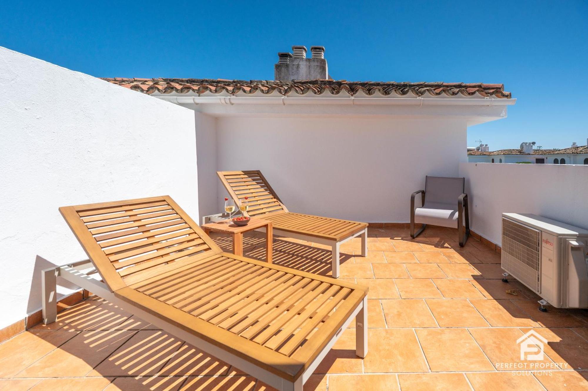 Charming Beachside Townhouse In Villacana