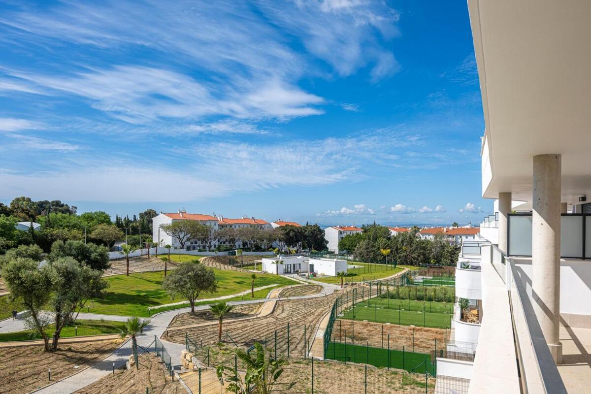 Modern And Bright 2 Bedroom Apt, Swimming Pool And Gym * Estepona