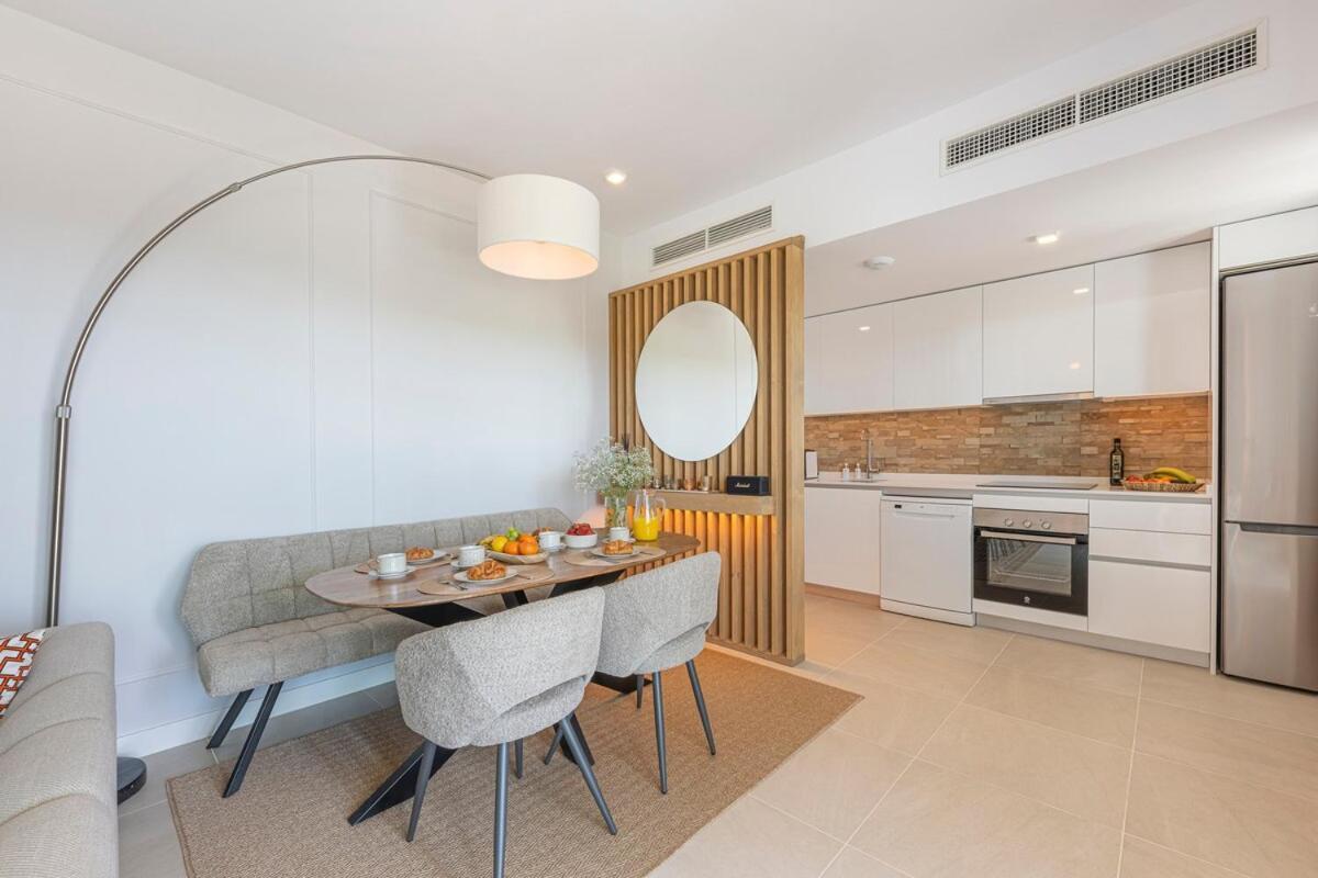 Apartment Modern And Bright 2 Bedroom Apt, Swimming Pool And Gym *