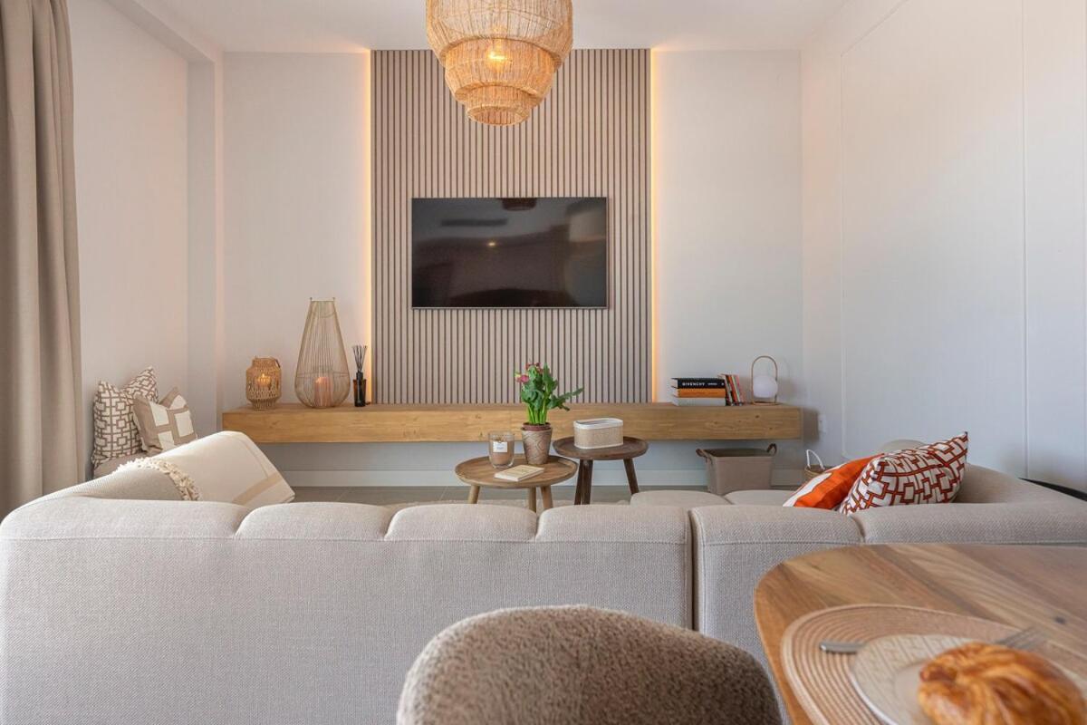 Apartment Modern And Bright 2 Bedroom Apt, Swimming Pool And Gym Estepona