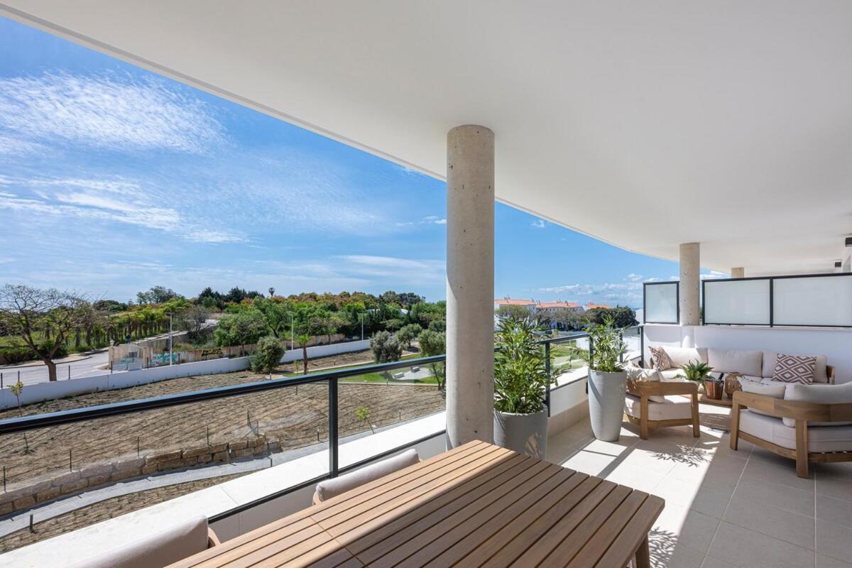 Modern And Bright 2 Bedroom Apt, Swimming Pool And Gym Estepona