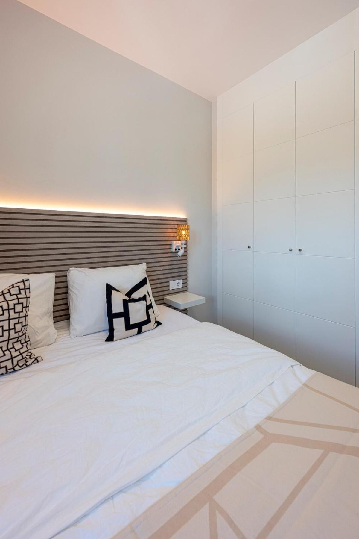 Modern And Bright 2 Bedroom Apt, Swimming Pool And Gym * Estepona