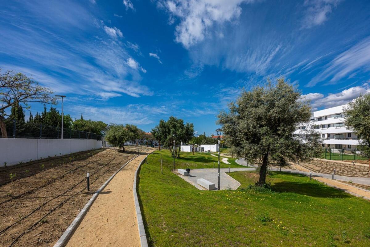 Modern And Bright 2 Bedroom Apt, Swimming Pool And Gym * Estepona