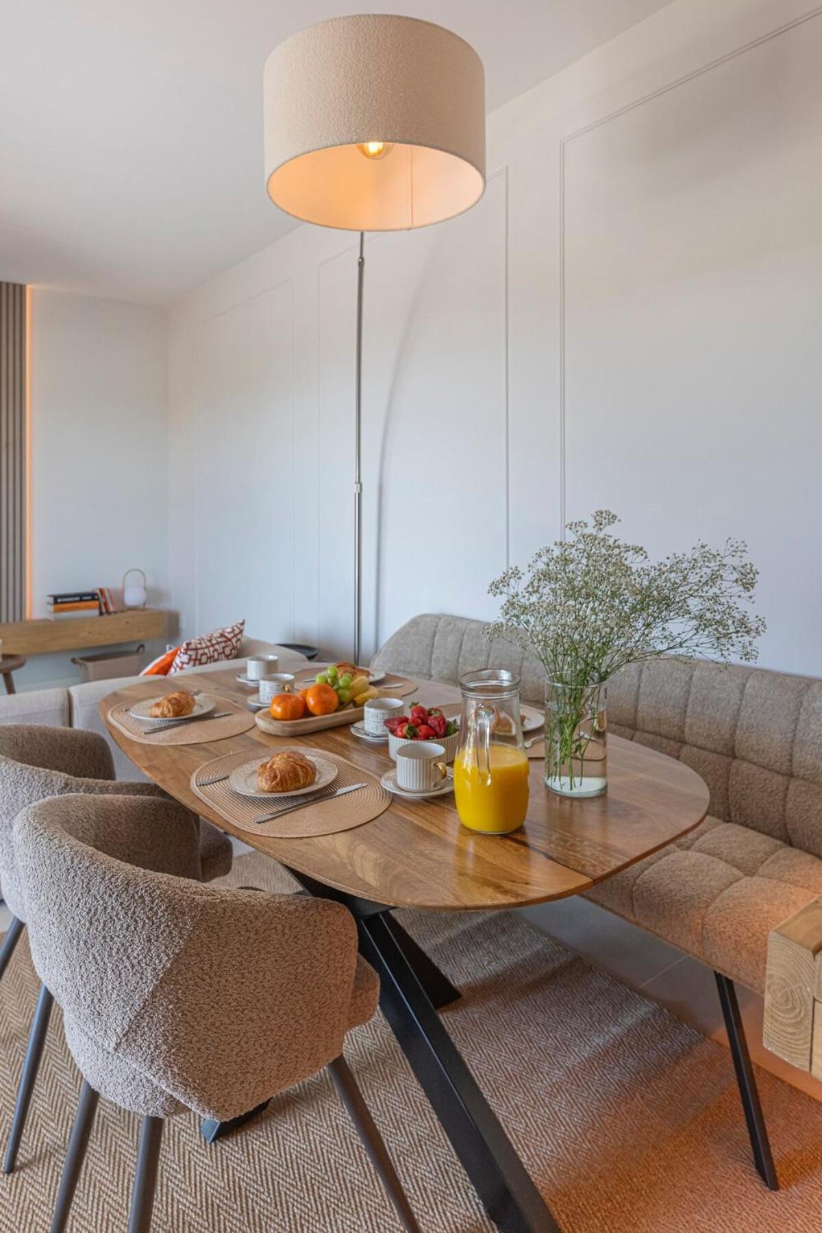Modern And Bright 2 Bedroom Apt, Swimming Pool And Gym * Estepona