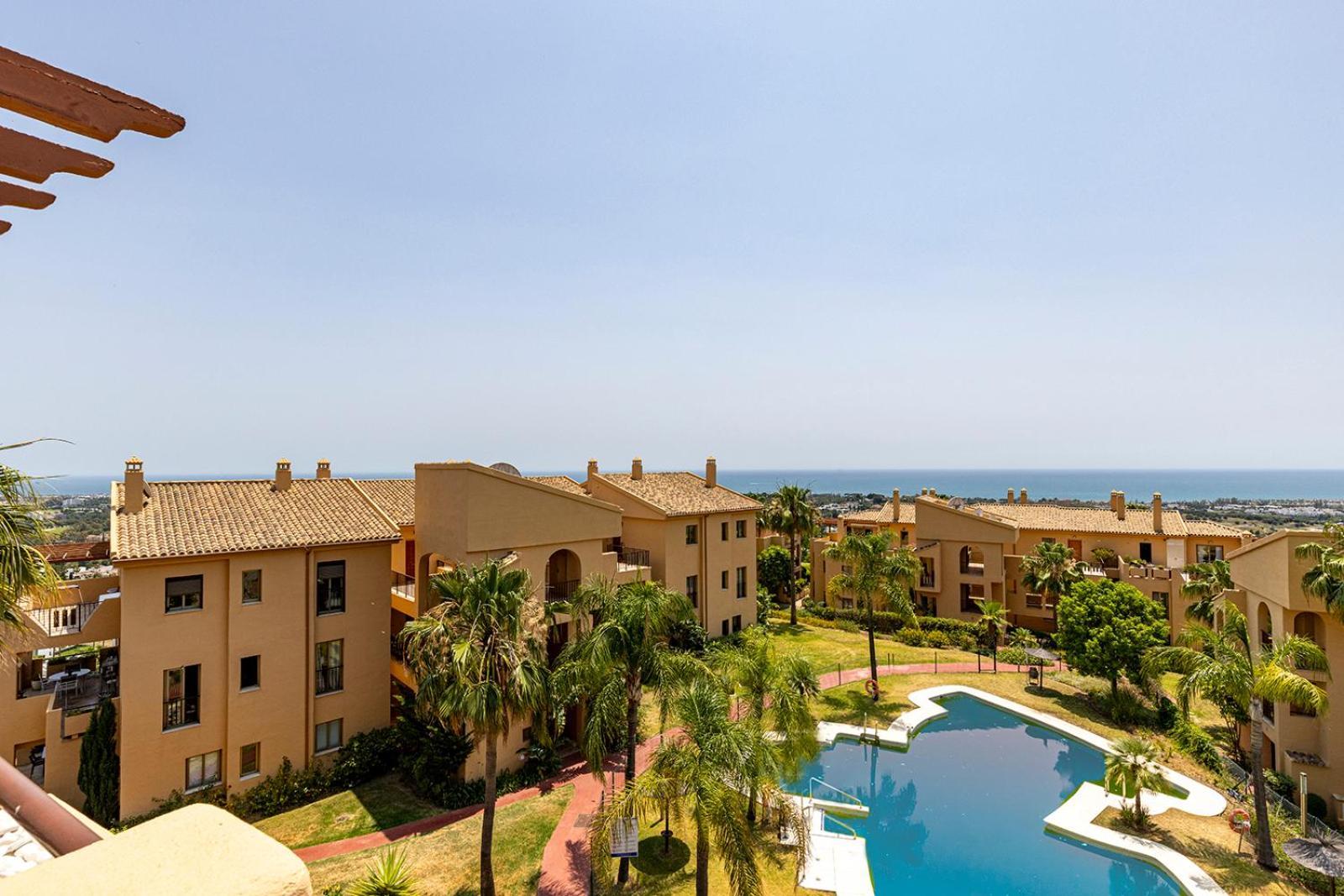 Panoramic Sea Views Penthouse Apartment *