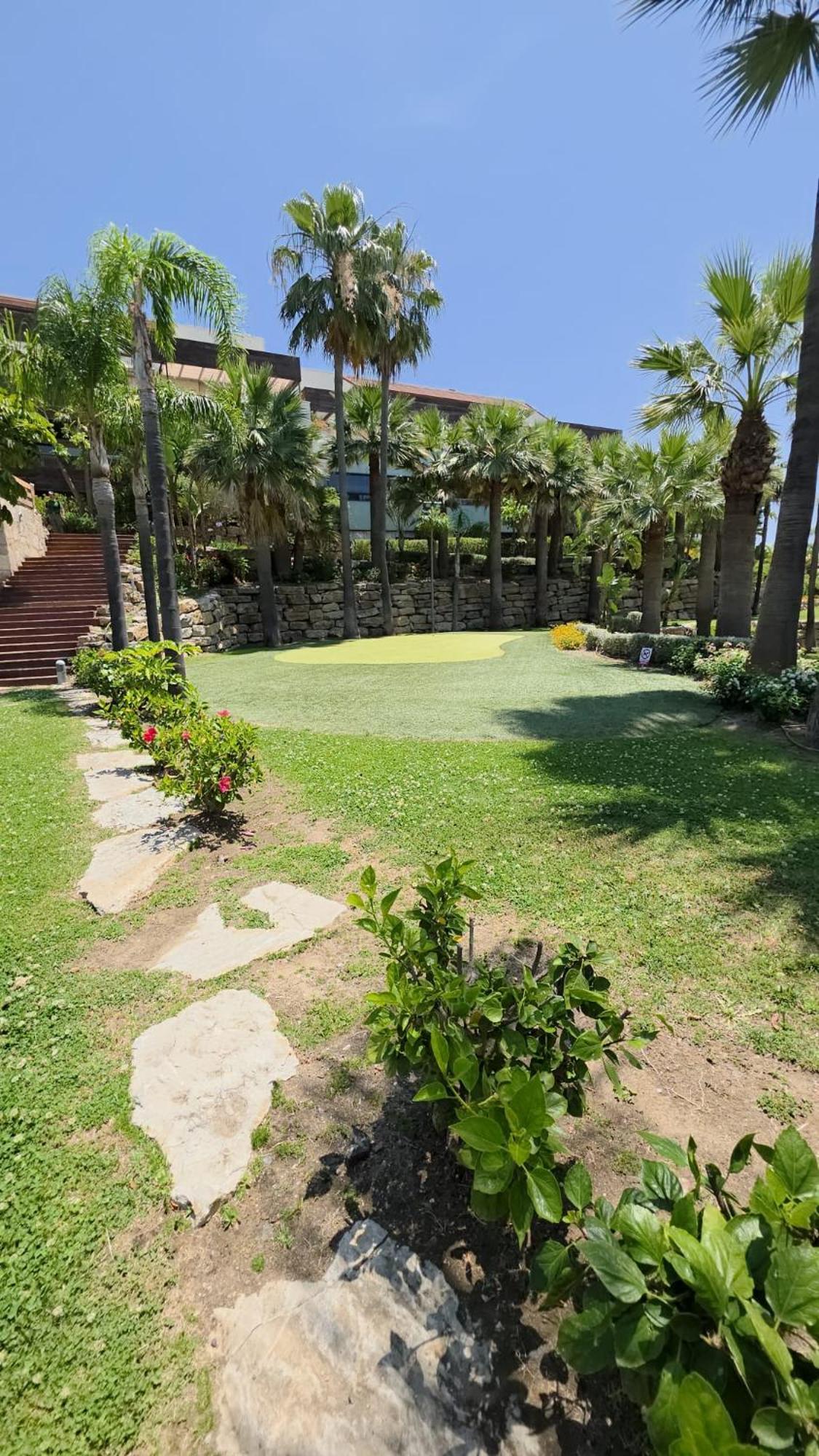 Apartment Flamingos Padierna Estepona