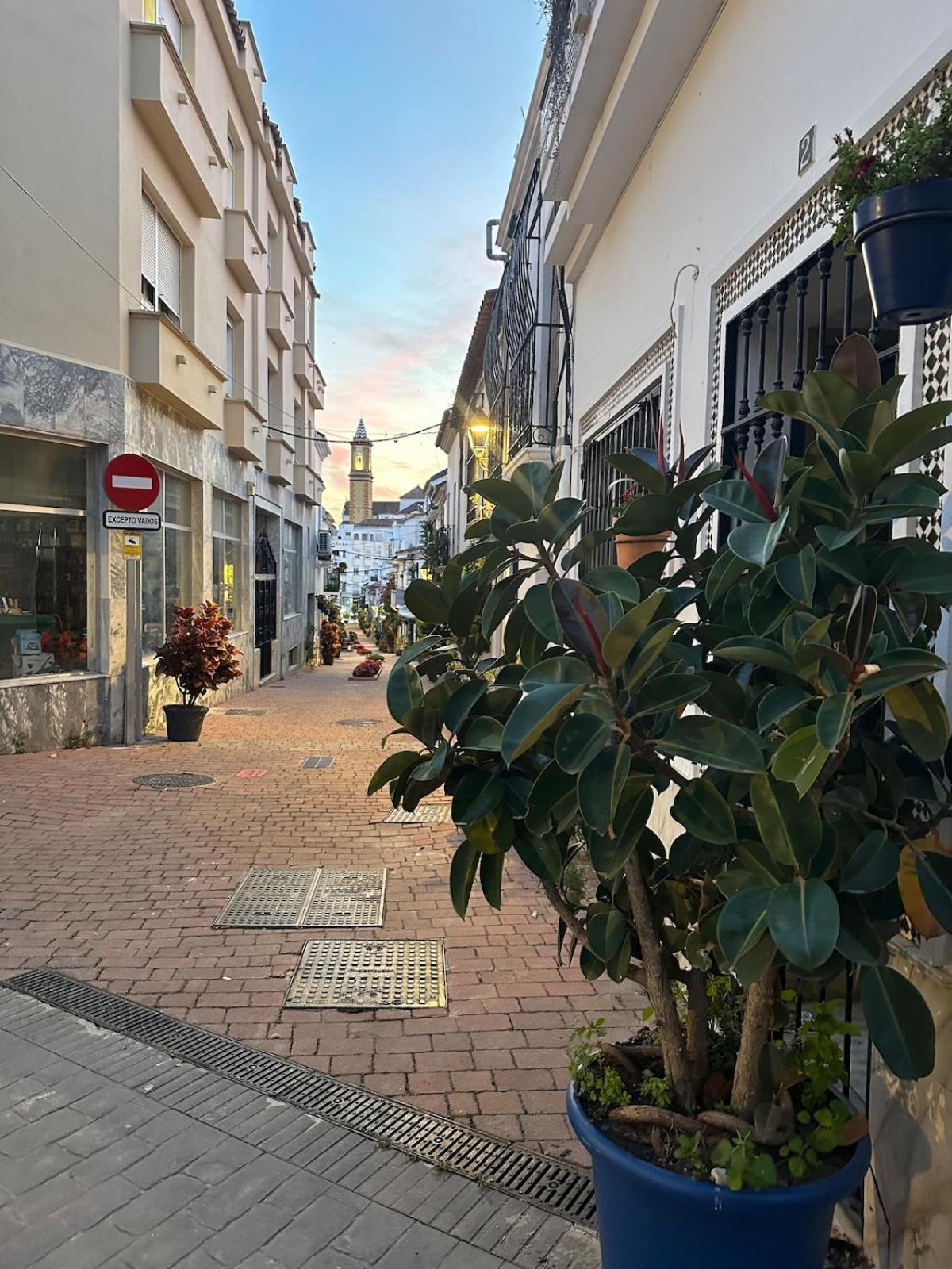 Apartment 2 Bed Centre Next To The Beach!