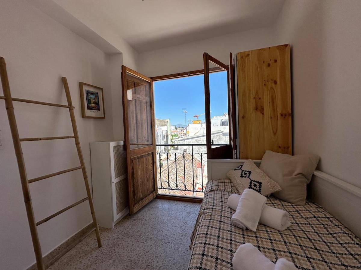 2 Bed Centre Next To The Beach! * Estepona