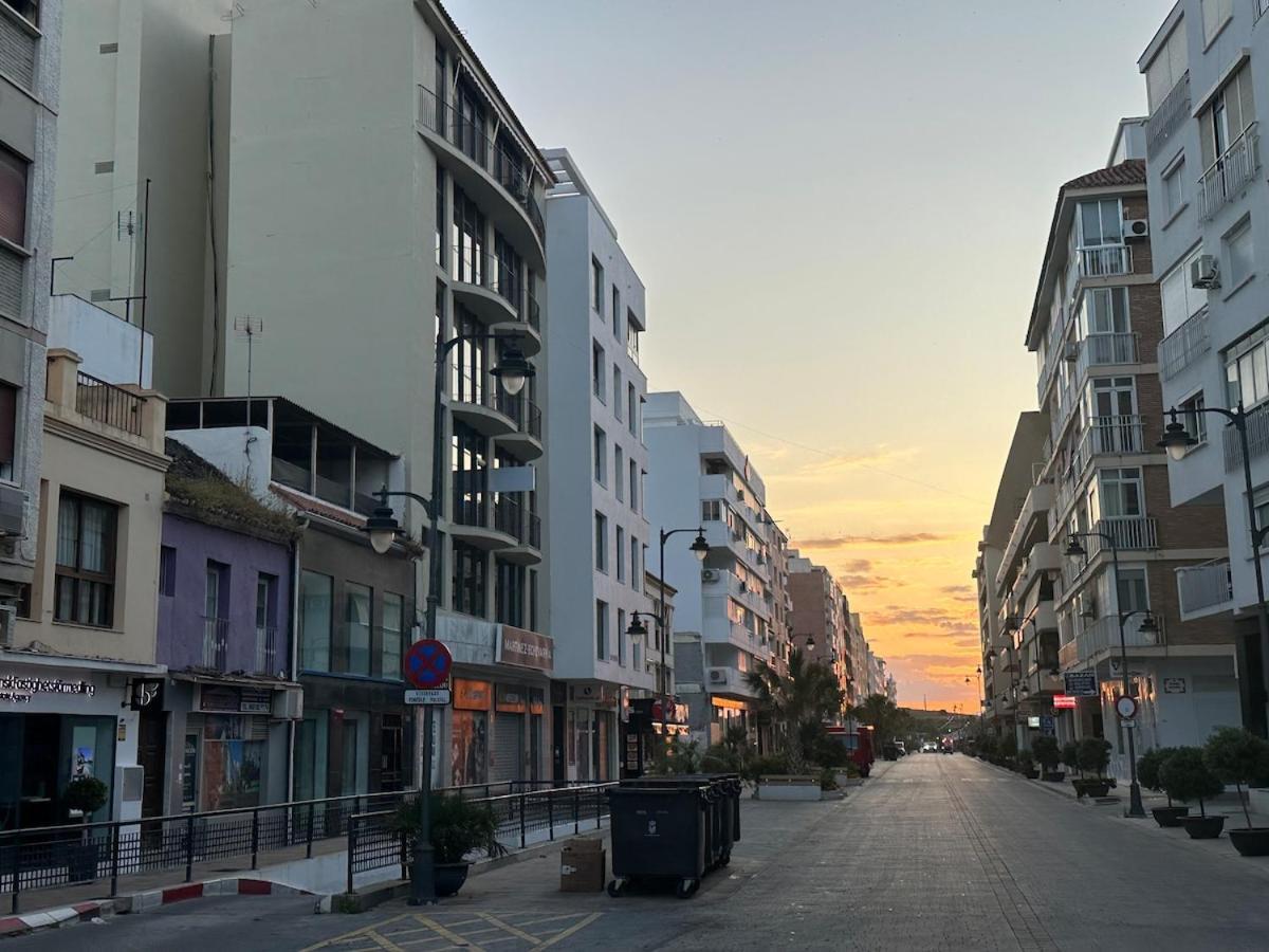 Apartment 2 Bed Centre Next To The Beach! *