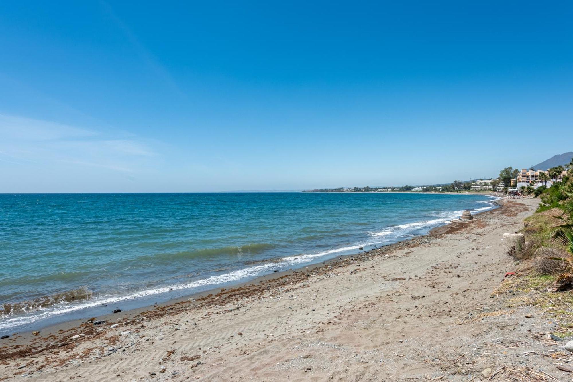 Luxury Salinas Beachside Apartamento Estepona