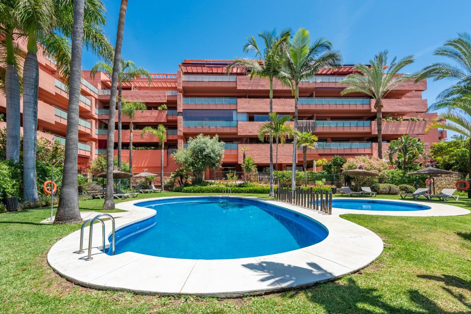Apartamento Luxury Salinas Beachside Estepona