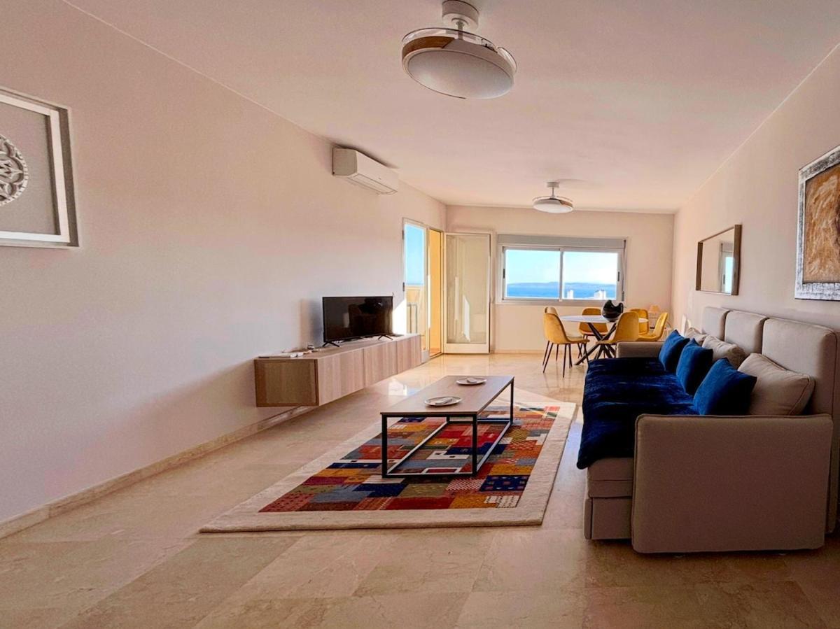 Apartment Seafront Paradise Port