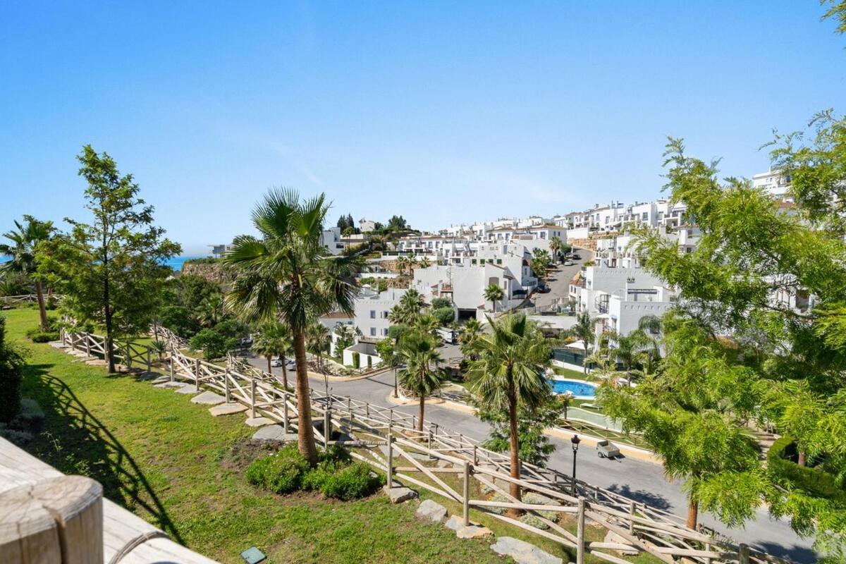 Stylish Ph With Private Rooftop & Sea Views Rdr497 *