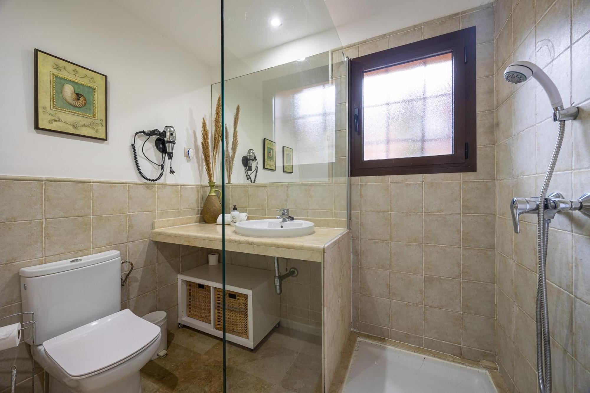 Apartment Bougainvillea Retreat, Espacioso Terraza & Parking