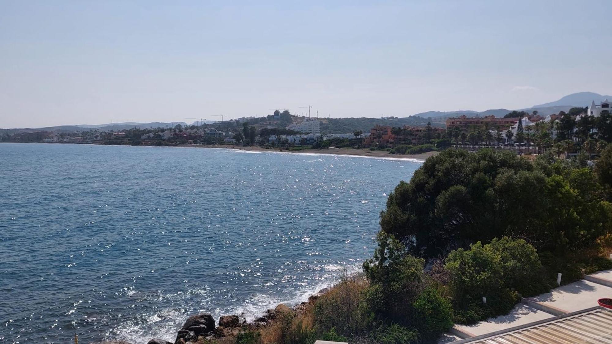 3-min Walk To , Pool , , 3br *