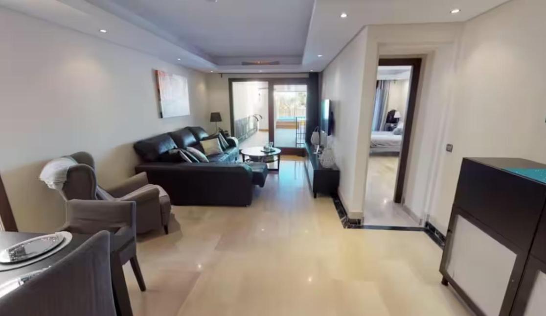 Apartment Departamento En Complejo Residencial Bahia Del Plata, Estepona, Espana