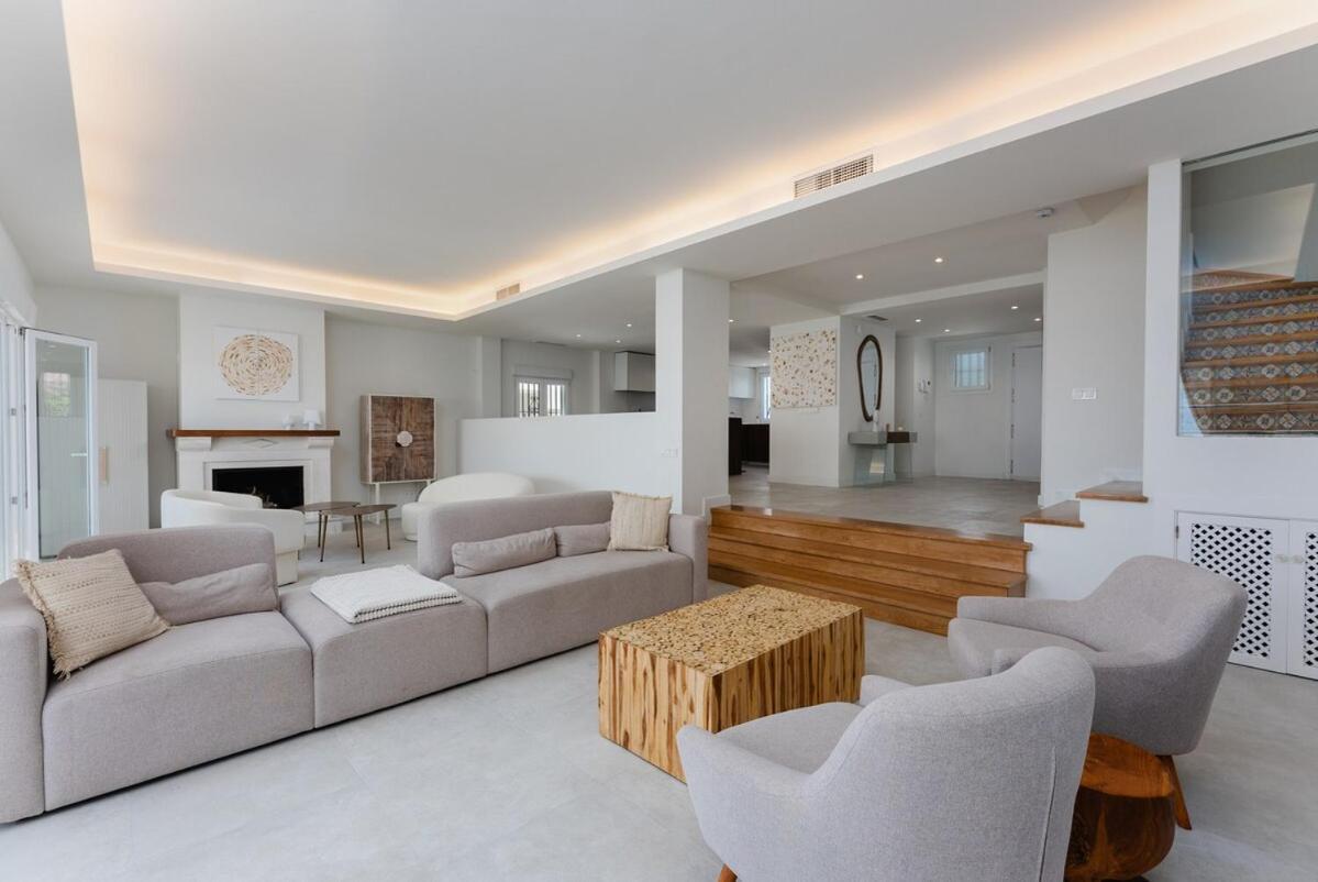 Ocean Front With Private Pool Estepona