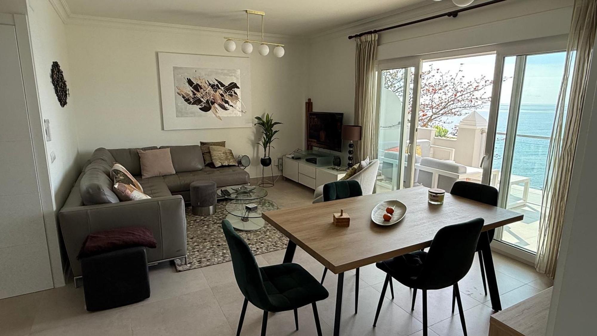 Appartement Front With Stunning Sea Views