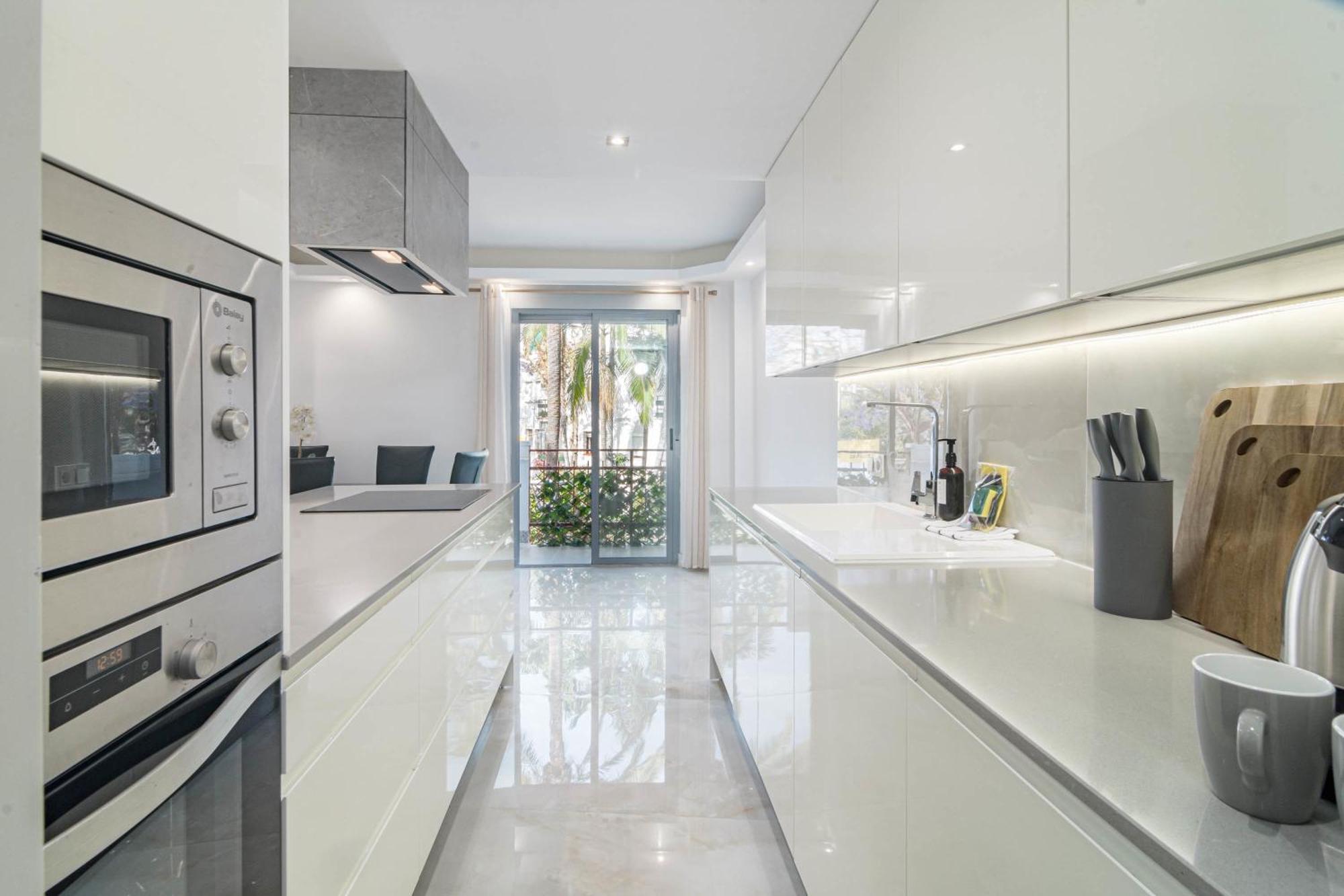 Terr69- Bright Gem In Charming Old Town Apartment *
