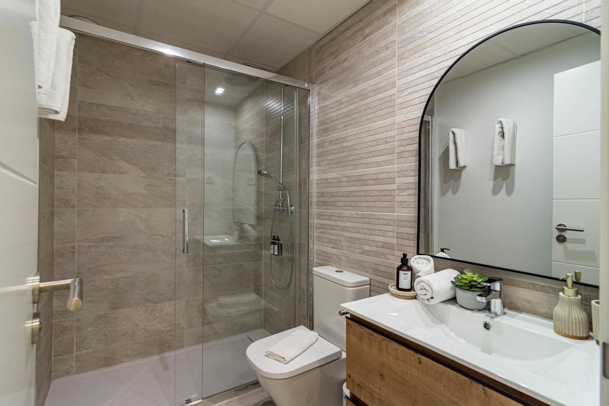 Le2c-modern Near The Town Centre Apartment