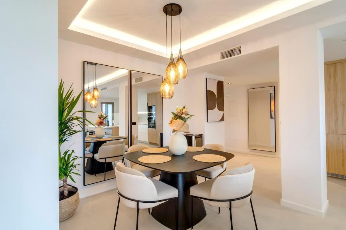 Conde Nest Flat With Wouw Views