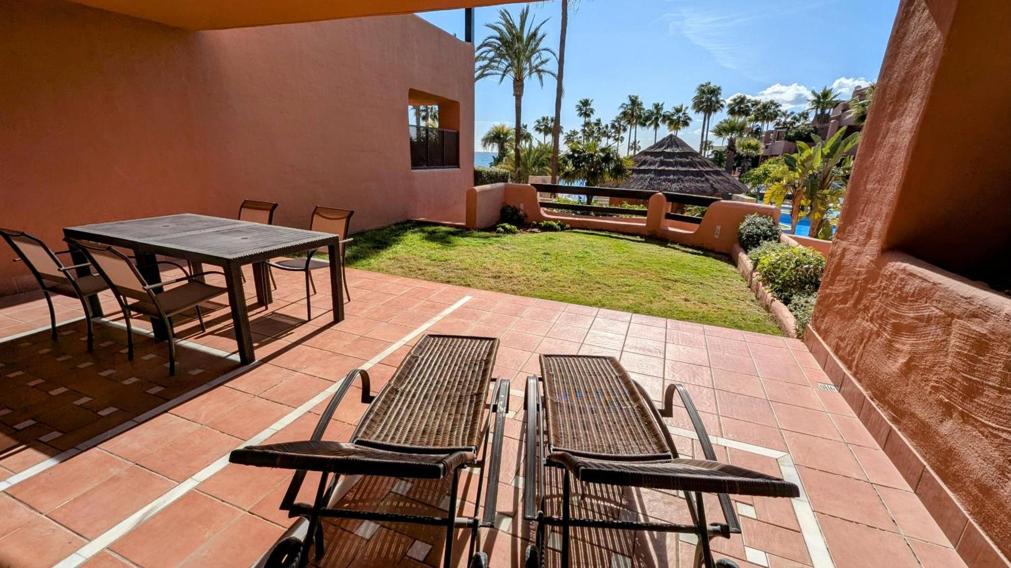 Tranquil Beachfront Mar Azul Estepona