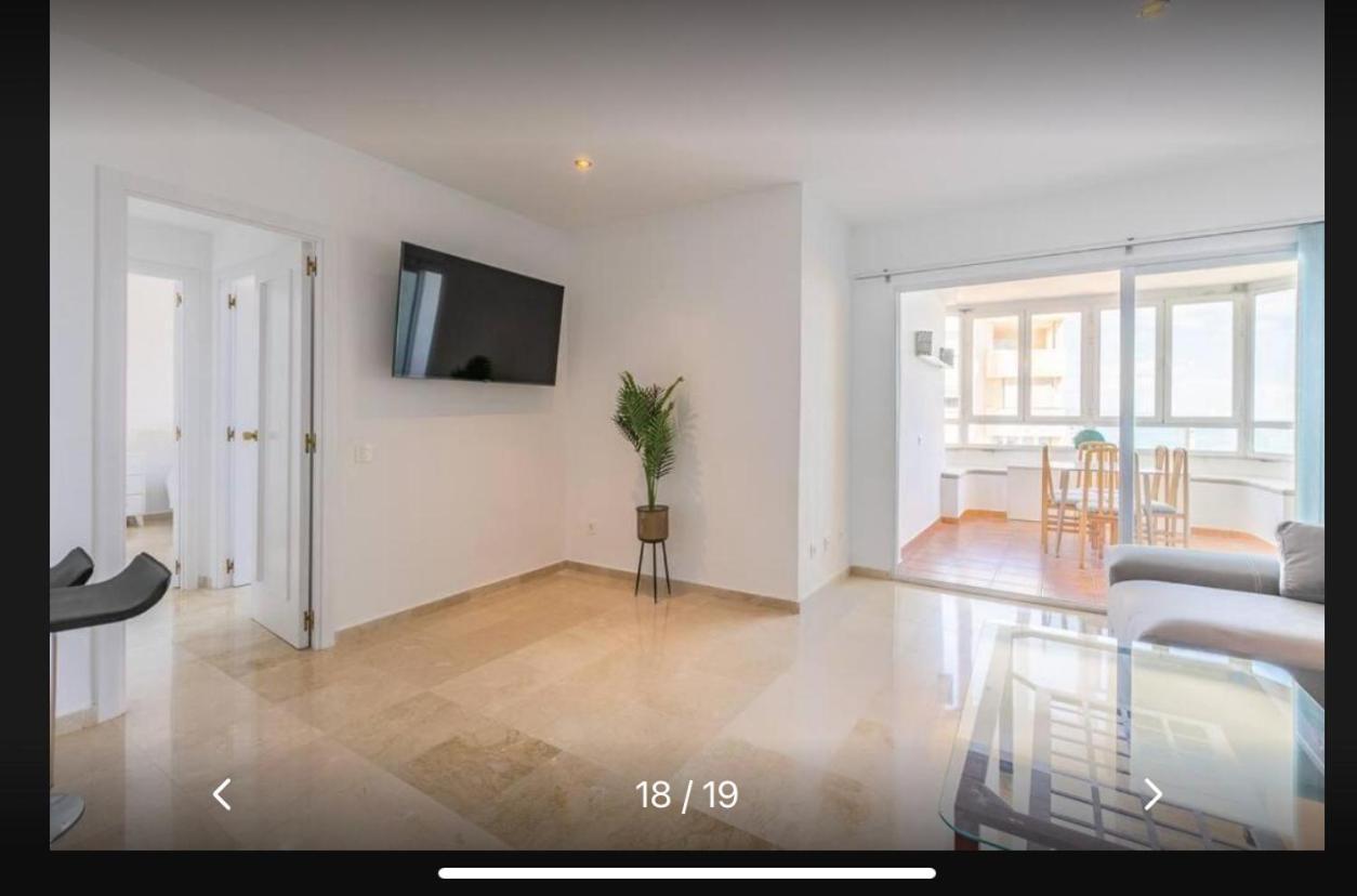 2 Bedroom 8th Floor Puerto Apartment *
