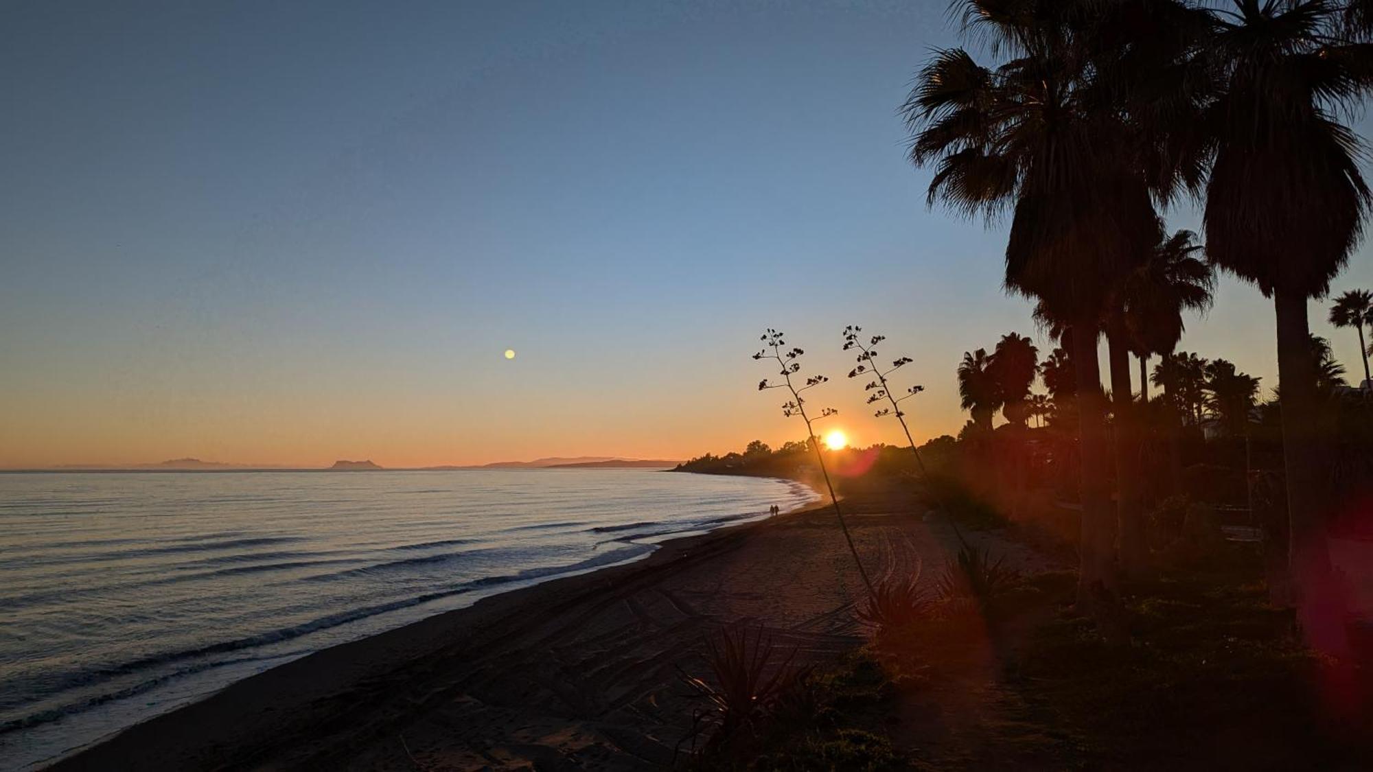 Tranquil Beachfront Mar Azul Appartement Estepona