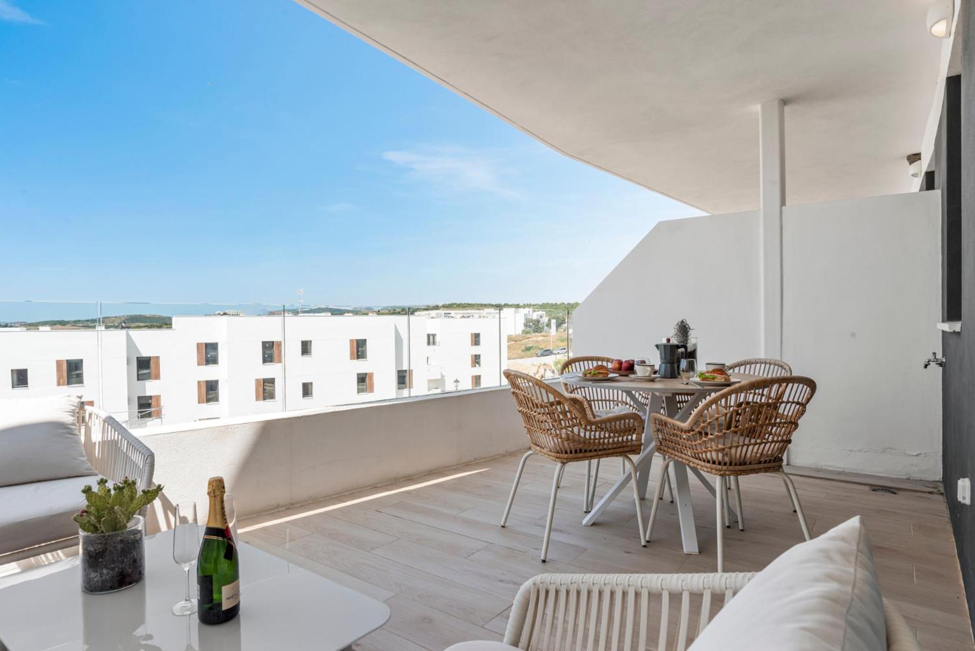 Getaway 2br W Sea View Apartment Estepona