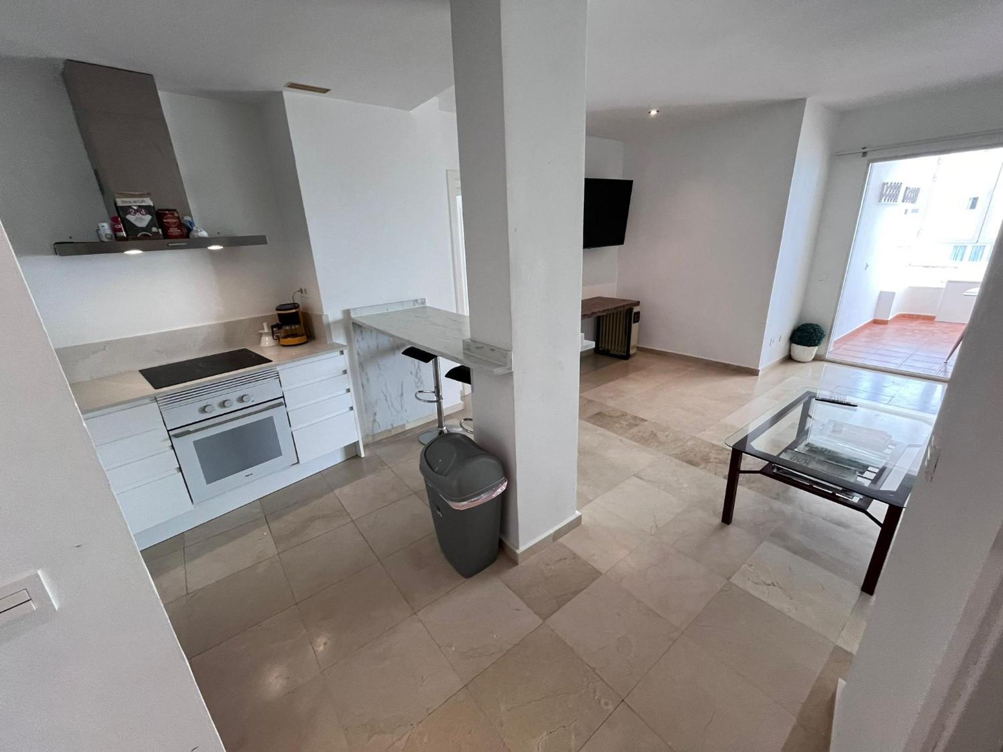 2 Bedroom 8th Floor Puerto Apartment