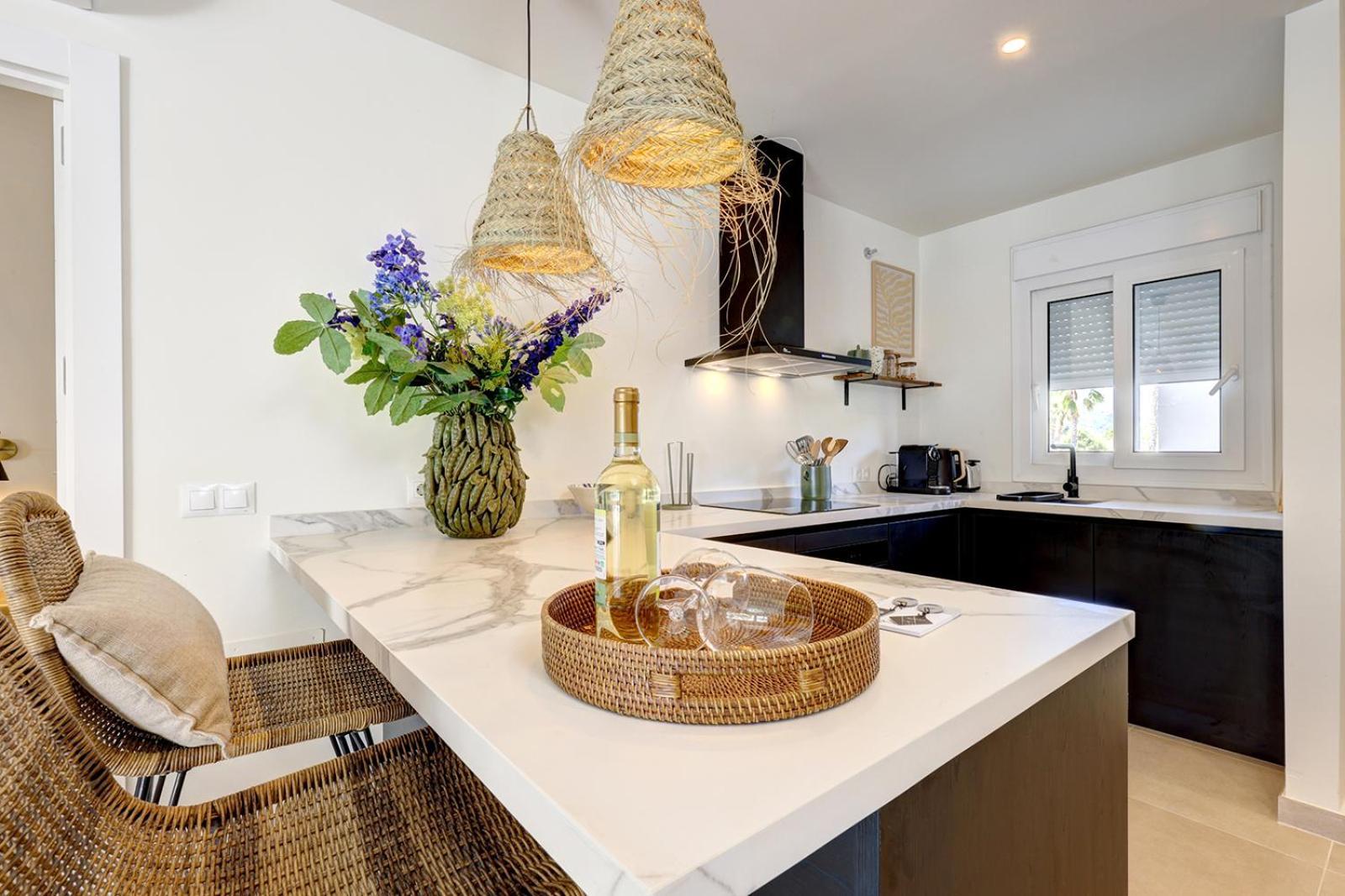 Astro Renovated & Seaview Apartment *