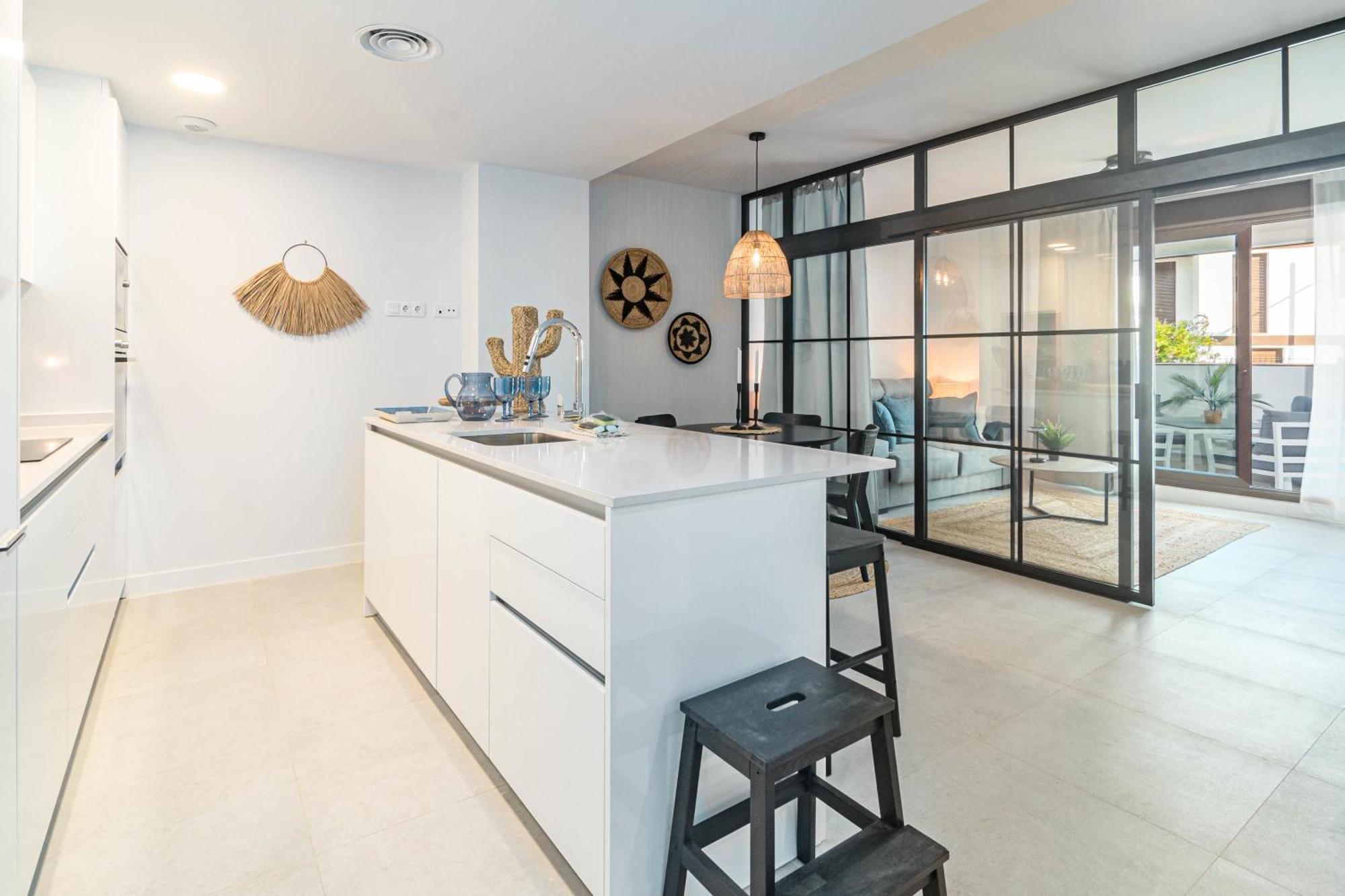 Lmea1.b.b - Modern 1-bed Flat With Pool Balcony *
