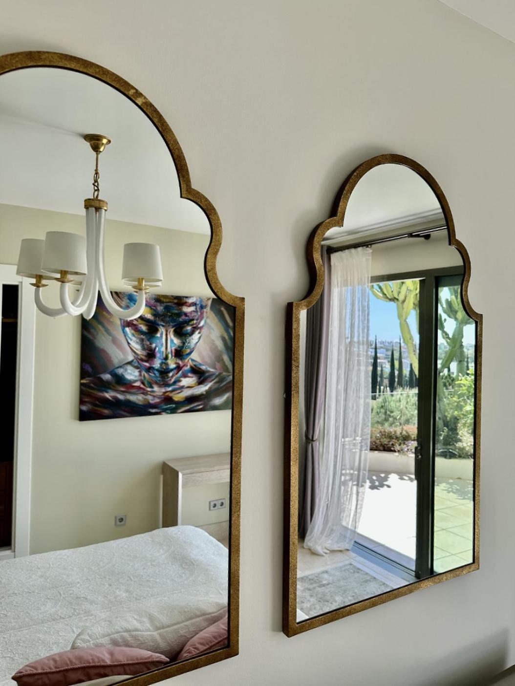 Luxurious Penthouse With Spectacular Panoramic Views *