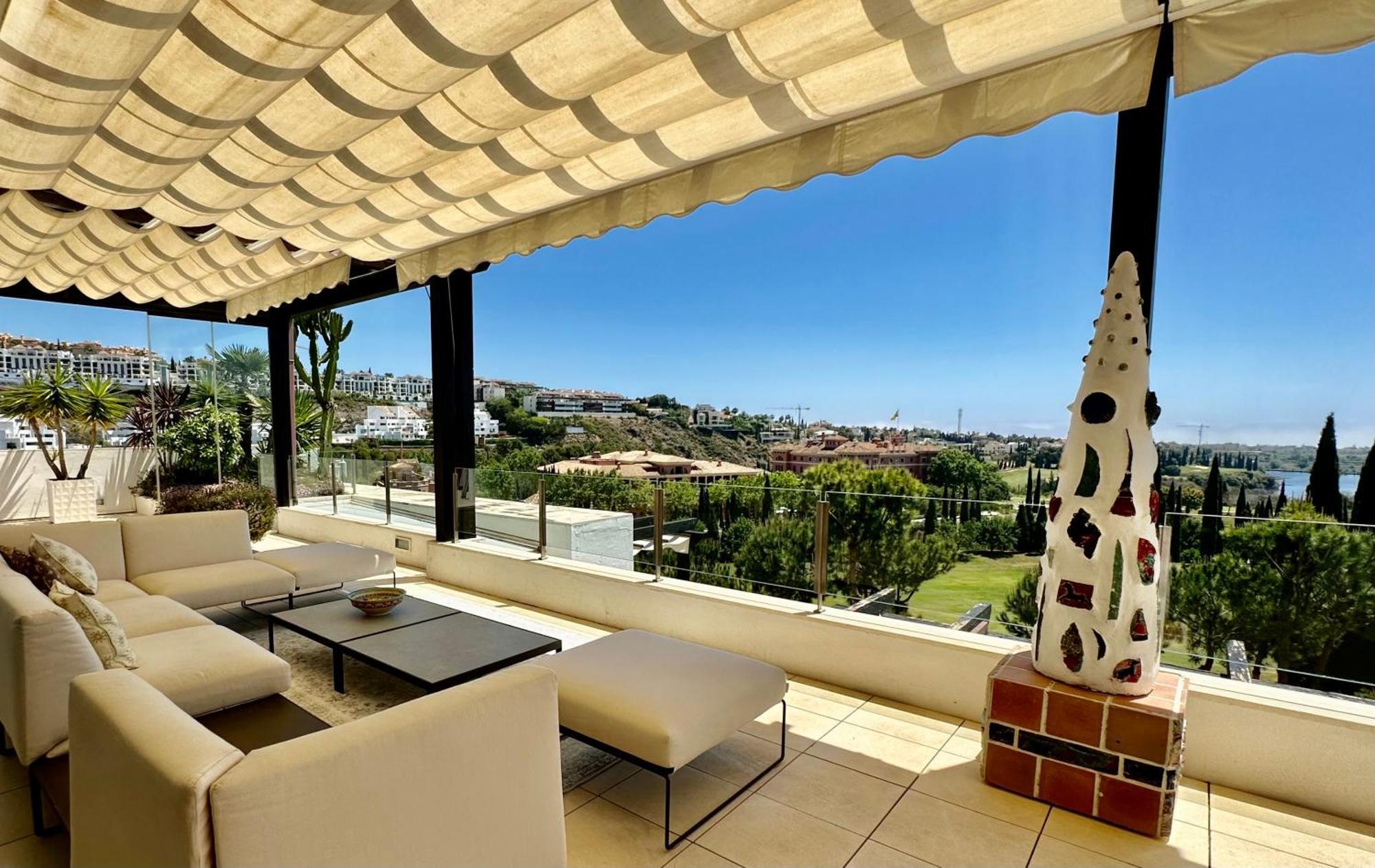 Apartment Luxurious Penthouse With Spectacular Panoramic Views