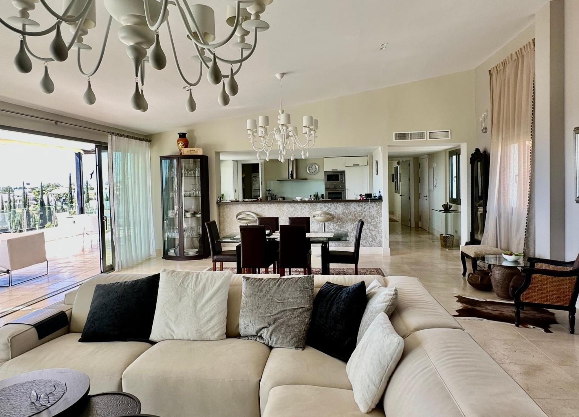 Apartment Luxurious Penthouse With Spectacular Panoramic Views