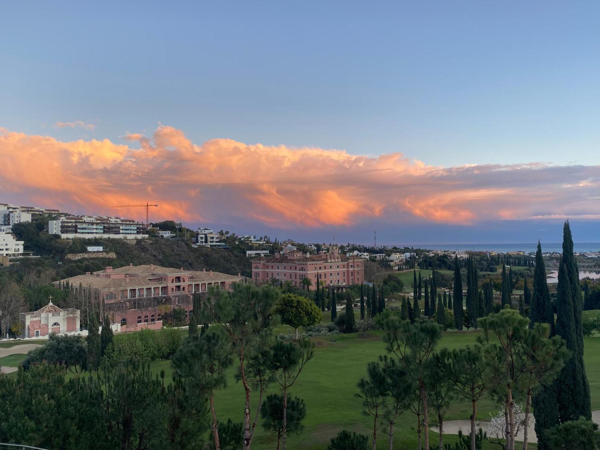 Apartment Luxurious Penthouse With Spectacular Panoramic Views *