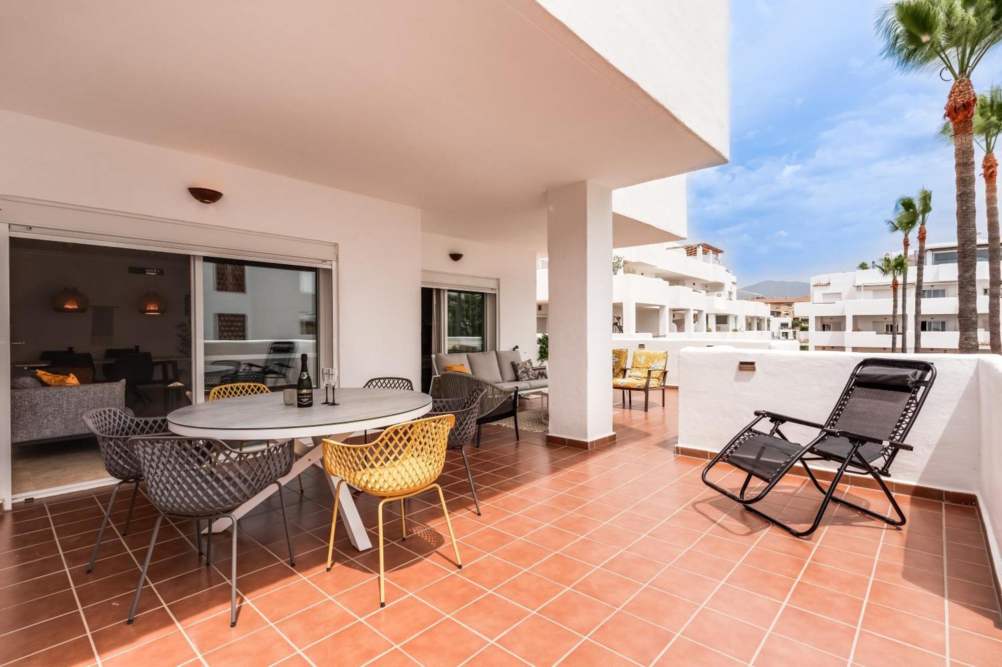 Apartamento Spacious With Large Terraces Lunymar Golf, Estepona