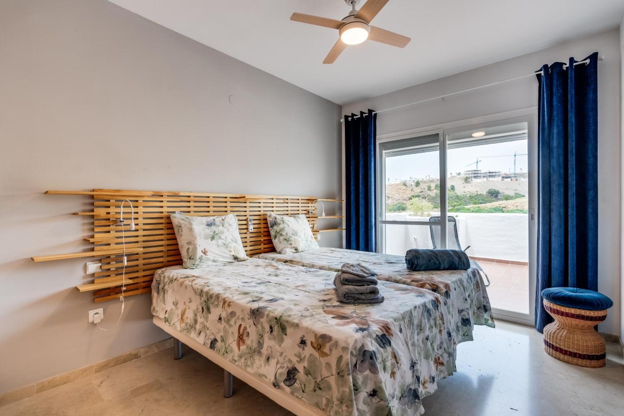 Spacious With Large Terraces Lunymar Golf, Apartamento