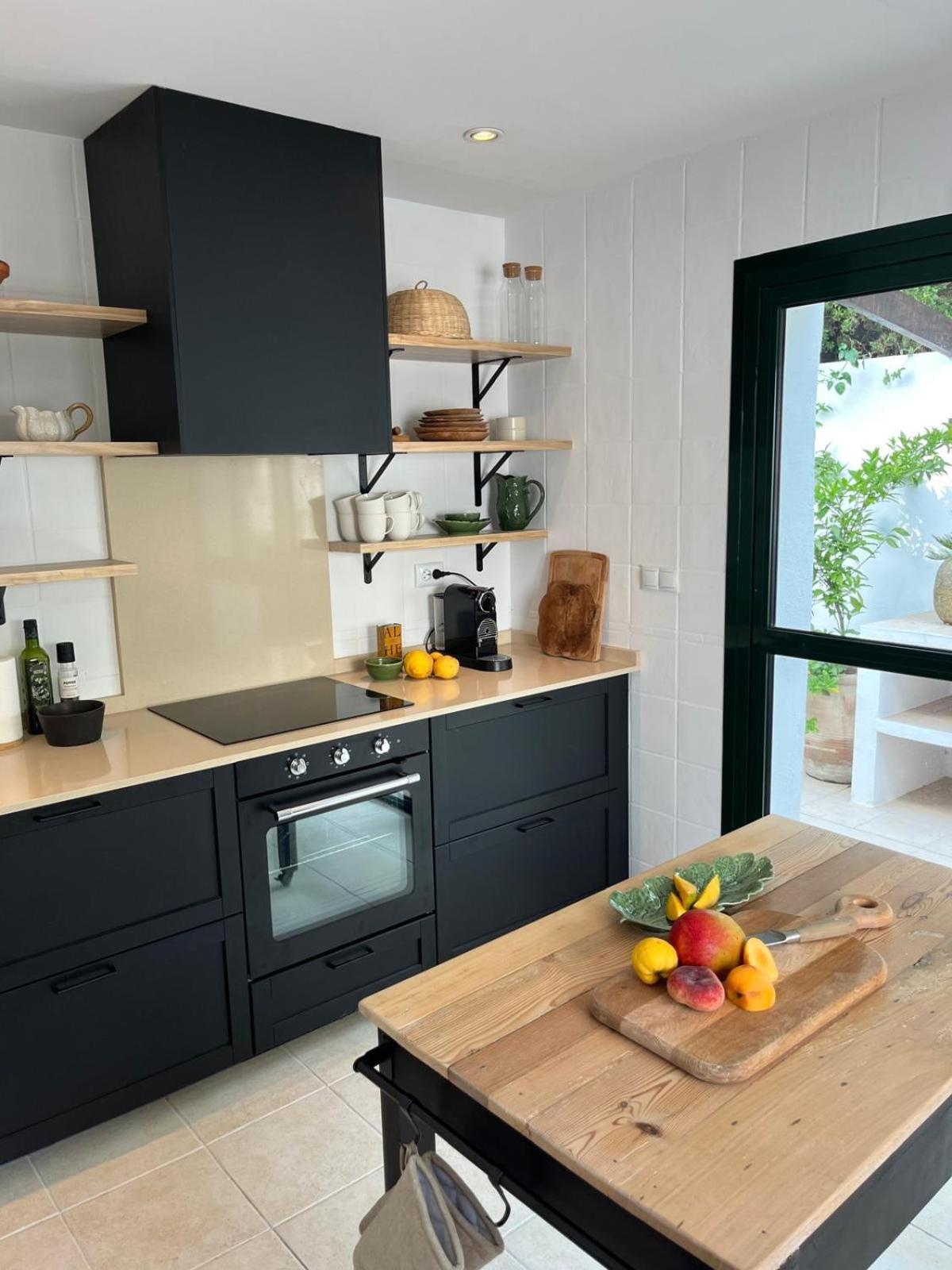 Villa Jasmines The Perfect For Relaxation And Chilling Estepona