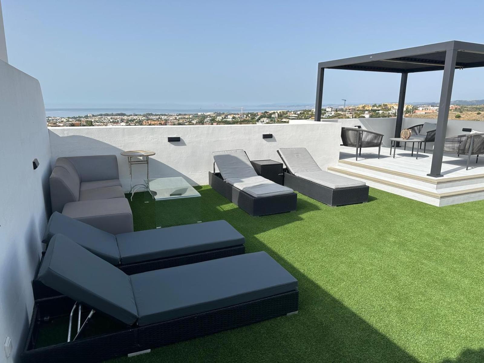 Lovely Two Bedroom With Panoramic Sea Views Appartement Estepona