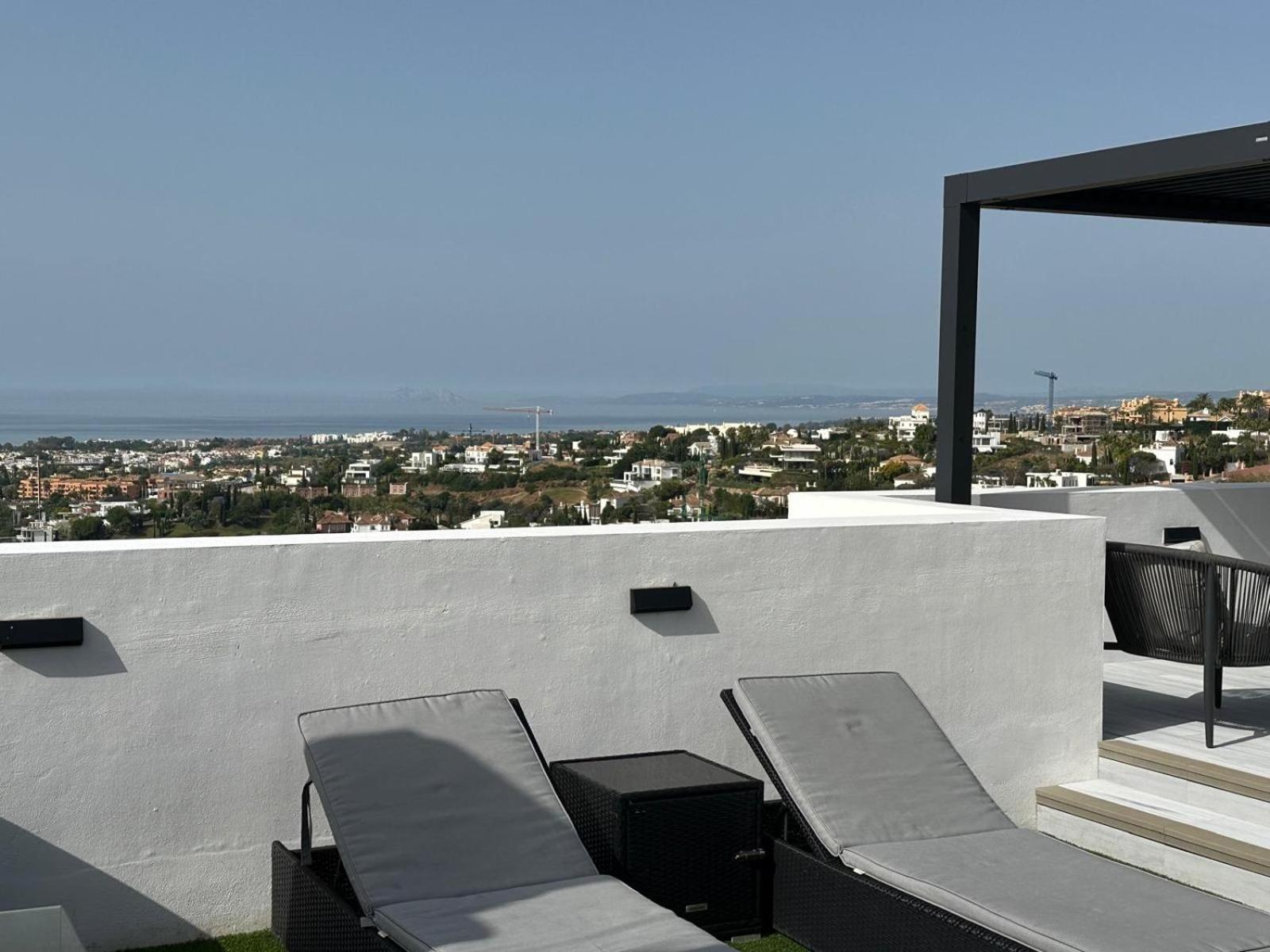 Lovely Two Bedroom With Panoramic Sea Views Estepona