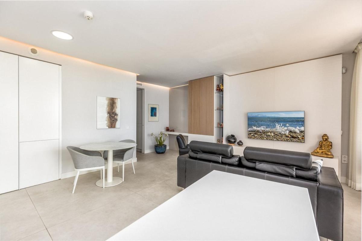The Edge - Beachfront 2 Bedroom Estepona