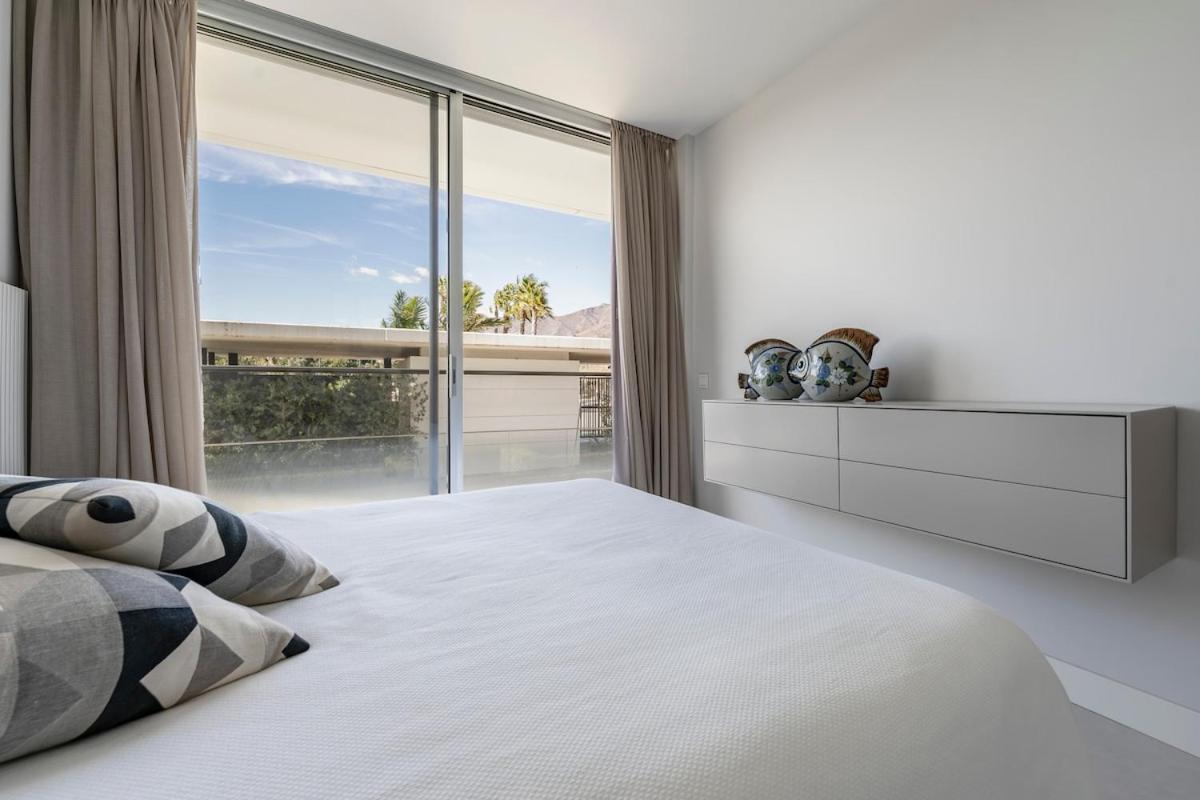The Edge - Beachfront 2 Bedroom Apartment Estepona