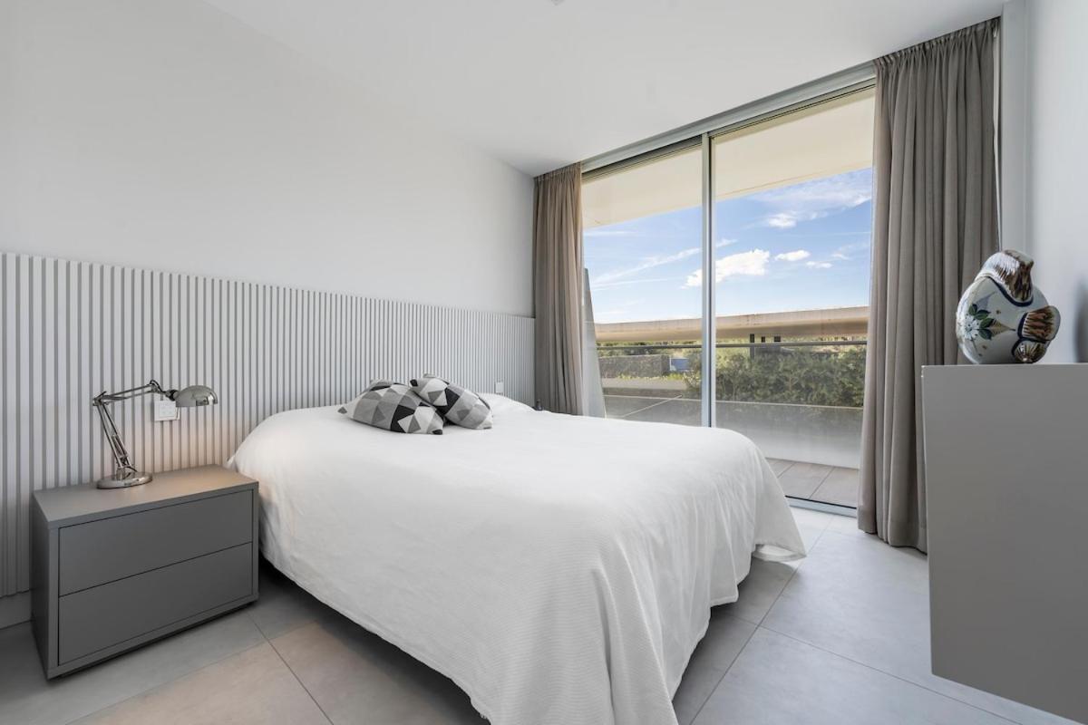 The Edge - Beachfront 2 Bedroom * Estepona