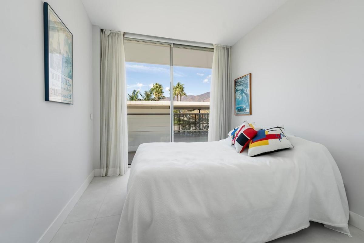 The Edge - Beachfront 2 Bedroom Apartment Estepona