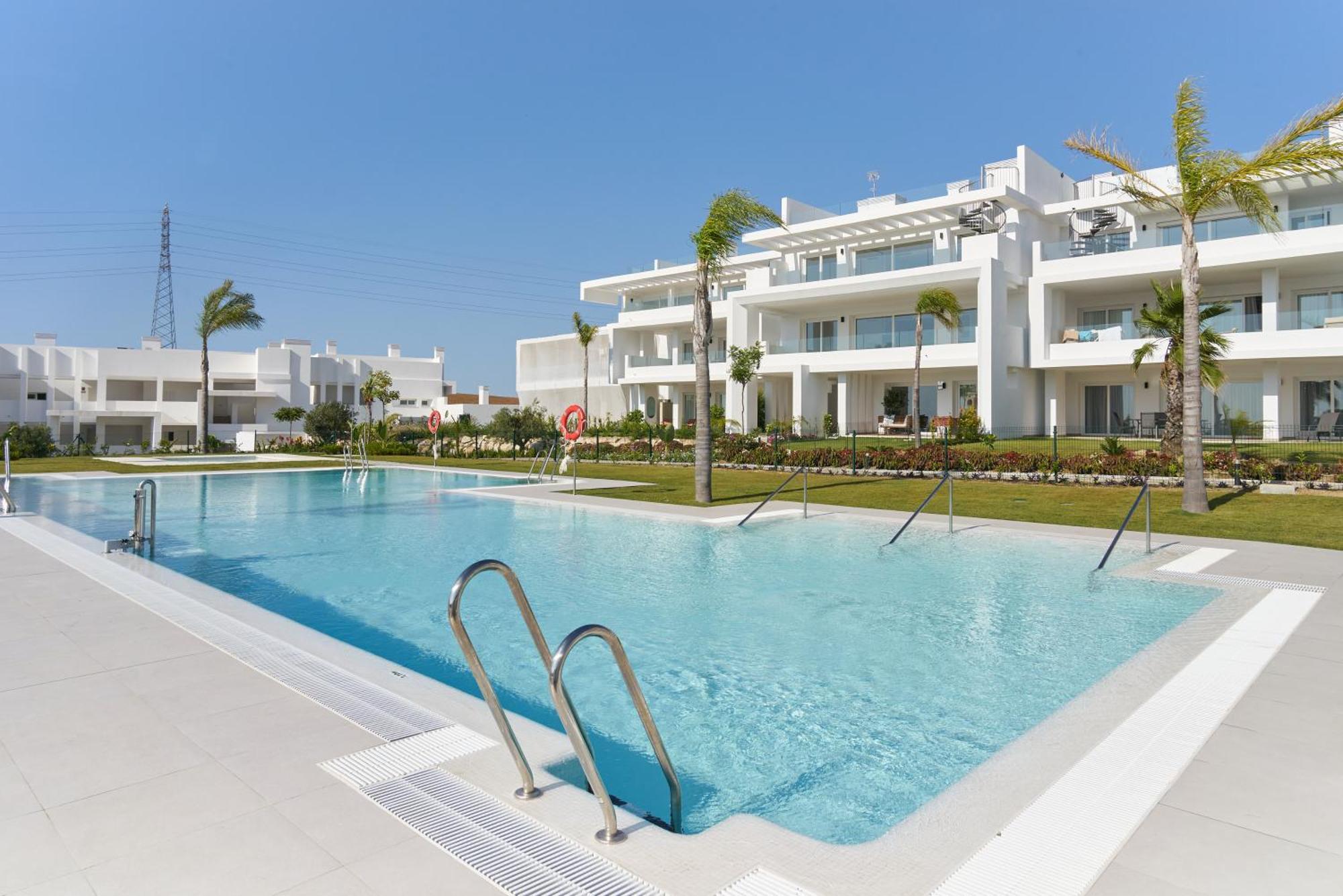 Stylish 2 Bedroom In Alcazaba Lagoon * Casares