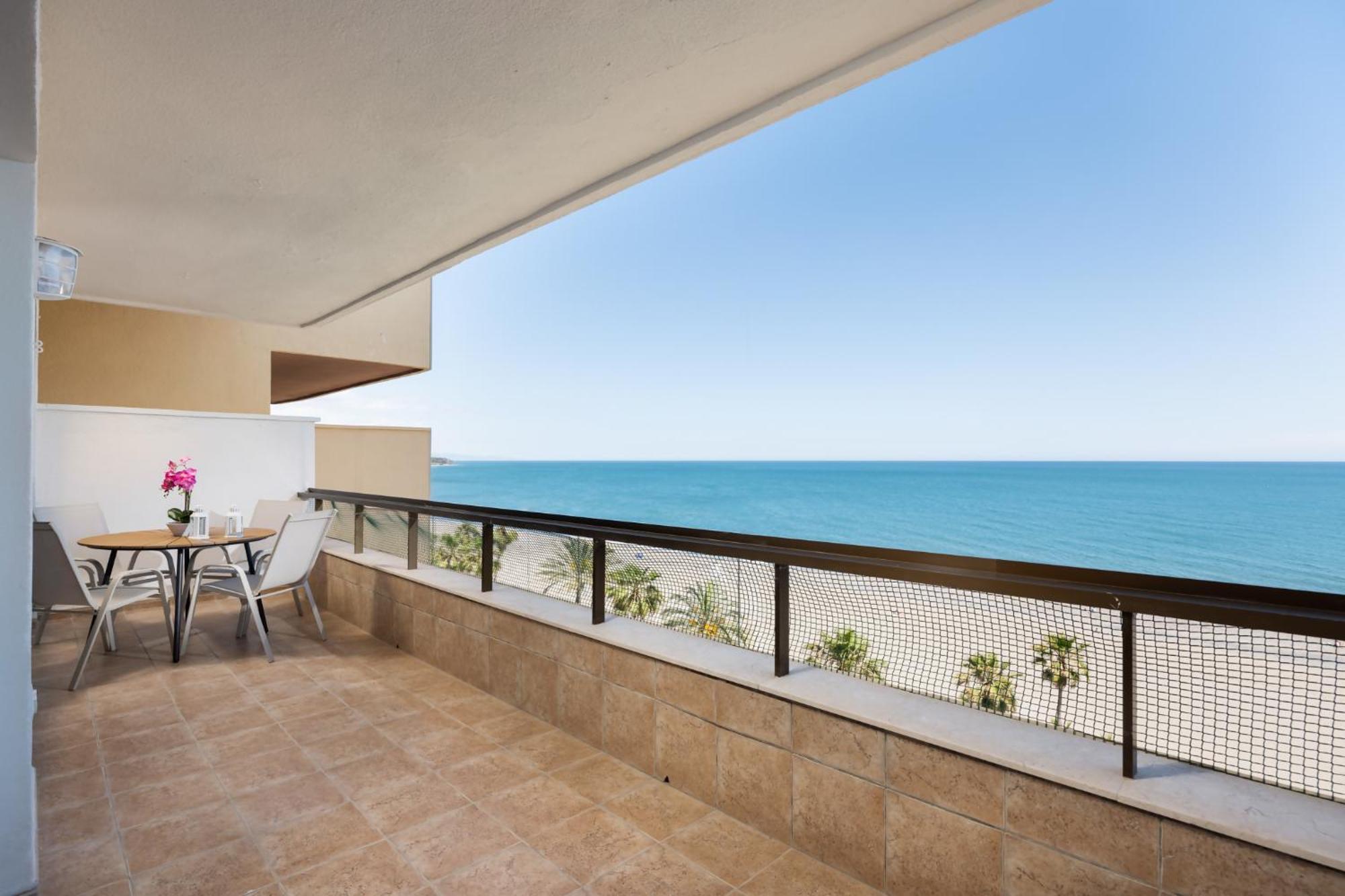 Paseo Maritimo Primera Linea De Playa Apartment