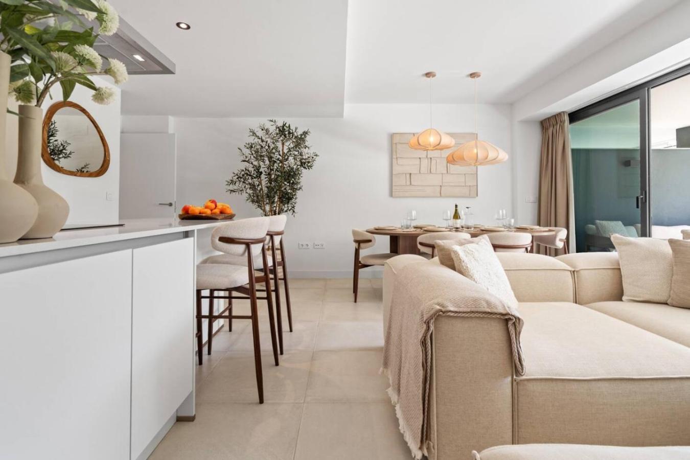Oasis 325 Hideaway Luxe Garden Apartment Estepona