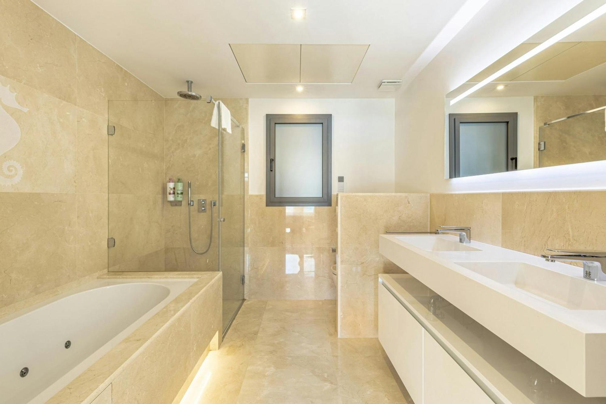 Les Rivages Apartment *